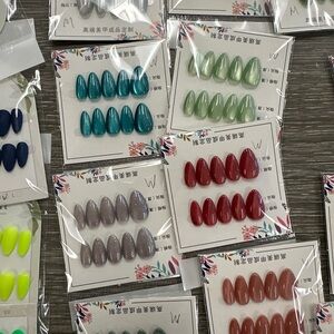 💜5/$25Assorted Press-On Nail Set, each pair is usually $10💜